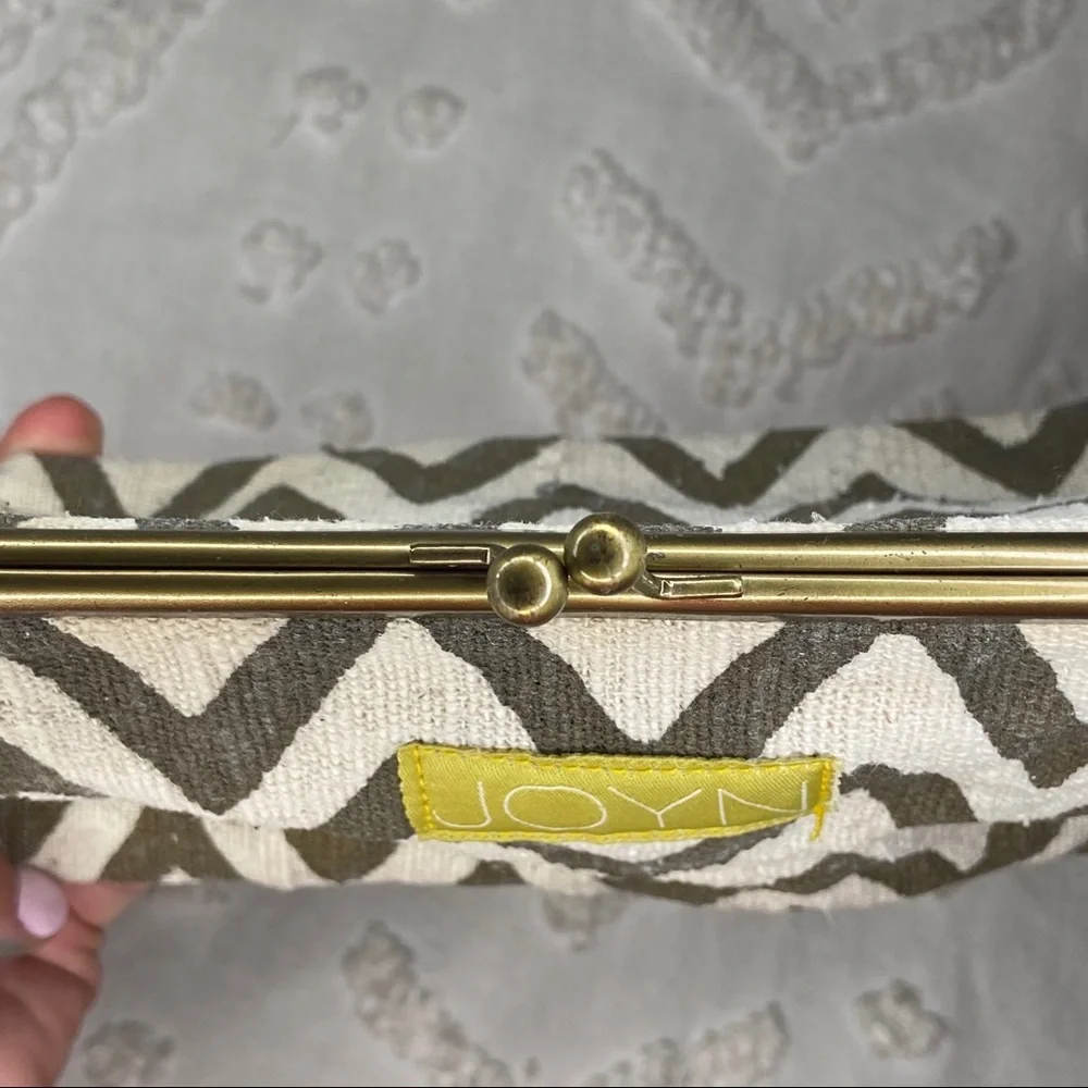 JOYN | handmade | INDIA | snap clutch